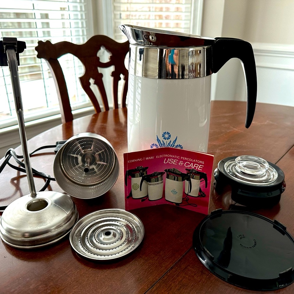 Vintage Corningware Cornflower 10 Cup Percolater w/all parts and manual.